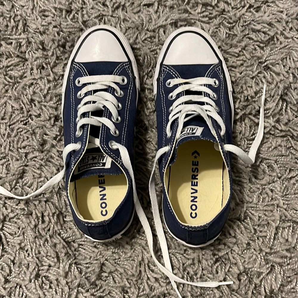 Women’s navy blue canvas converse size 7